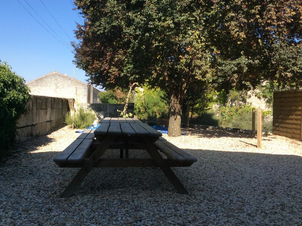 Bed and Breakfast La Cour Des Cloches Mainxe Exterior foto