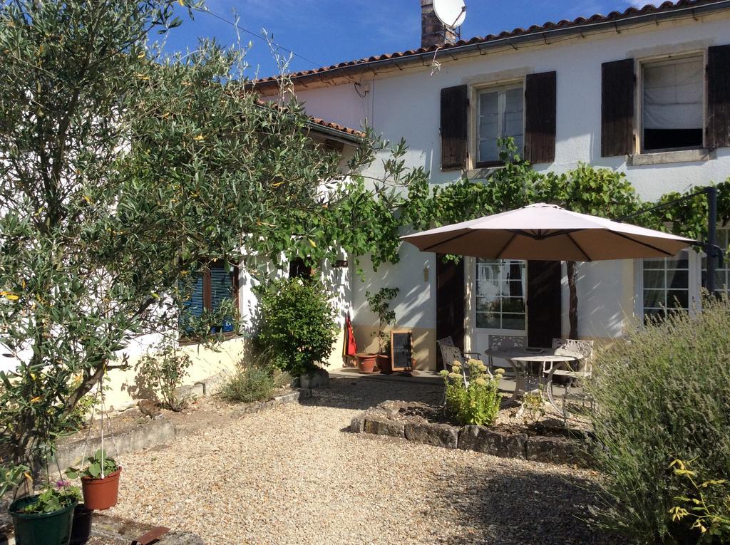 Bed and Breakfast La Cour Des Cloches Mainxe Exterior foto